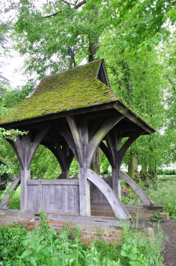 Entrance to Foxearth Church yard