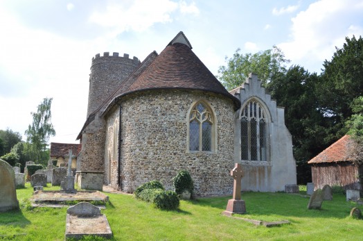 The north chapel on the right houses the tomb of Judge Kempe